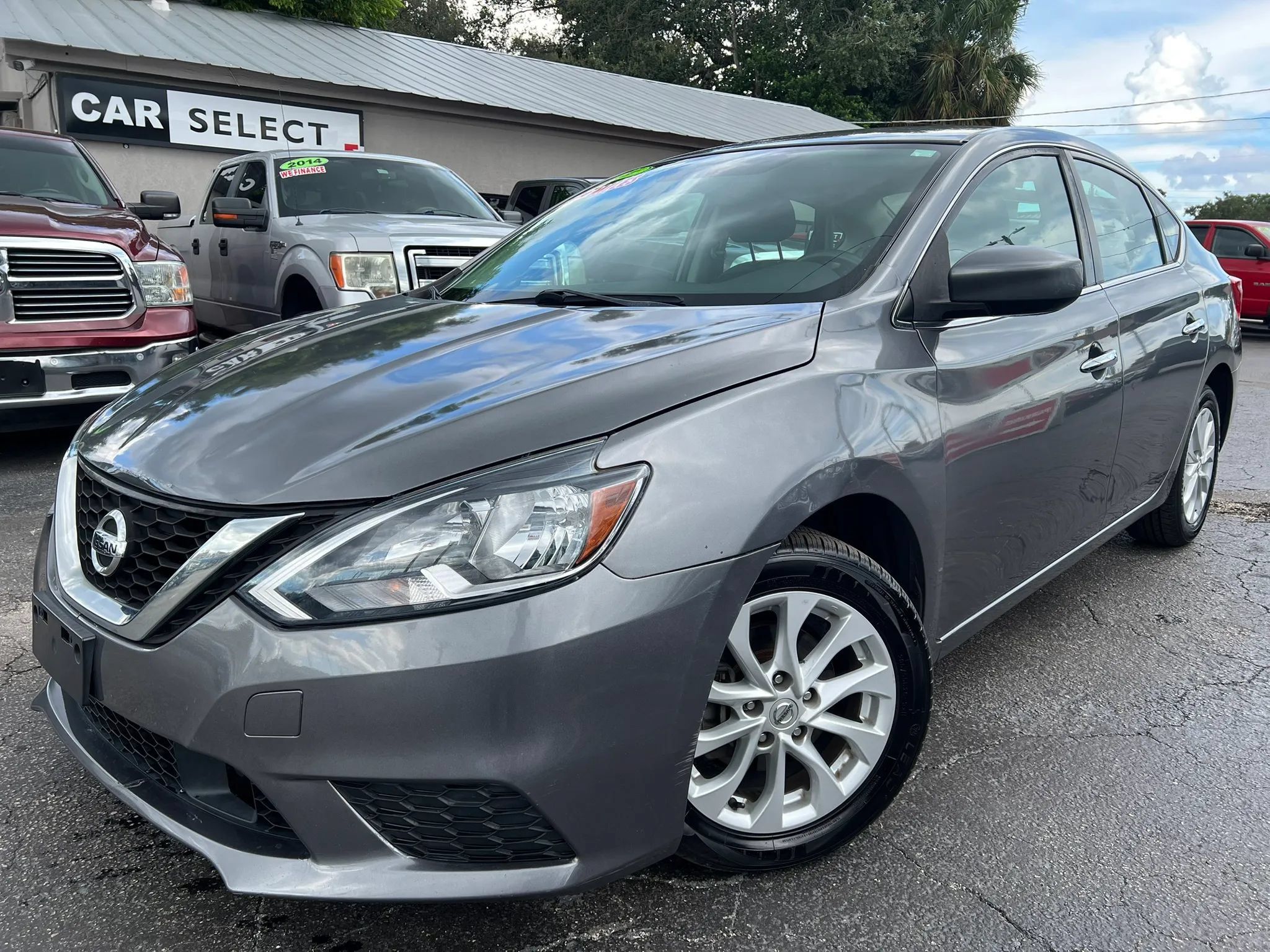 Used 2019 Nissan Sentra SV FWD image 1