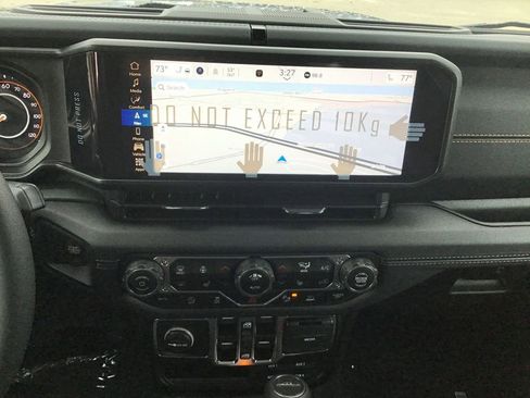 New 2025 Jeep Gladiator Sport image 14