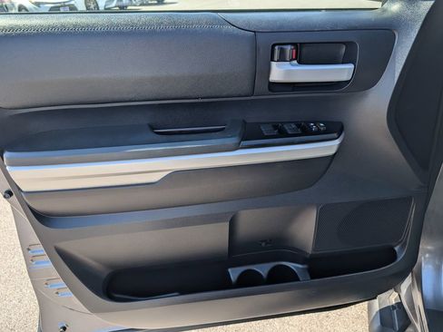 Used 2014 Toyota Tundra SR5 w/ TRD Off Road Package AWD/4WD image 14