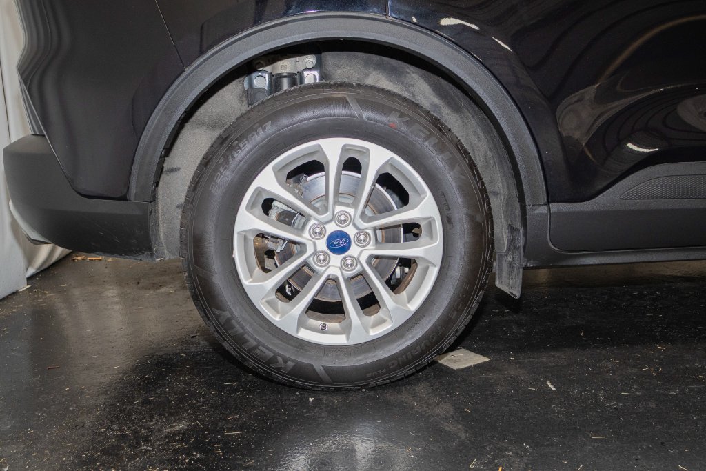 Used 2021 Ford Escape SE w/ Cold Weather Package FWD image 6