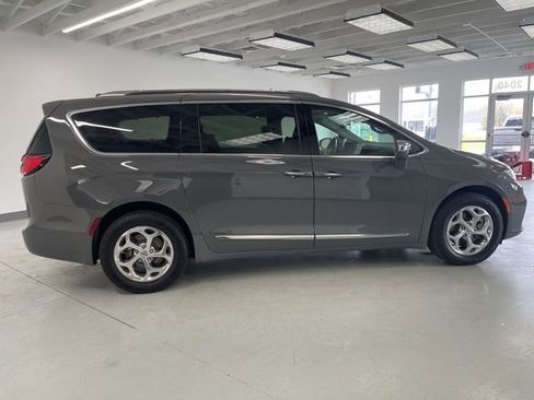 Used 2021 Chrysler Pacifica Limited w/ Premium & Safety Sphere Group AWD/4WD image 14