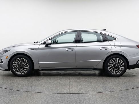 Used 2025 Hyundai Sonata SEL FWD image 5