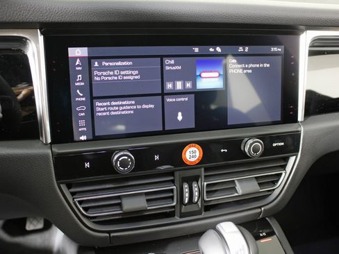 New 2026 Porsche Macan image 26