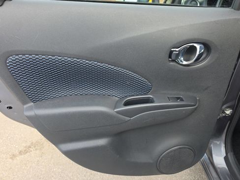 Used 2019 Nissan Versa Note SV FWD image 11