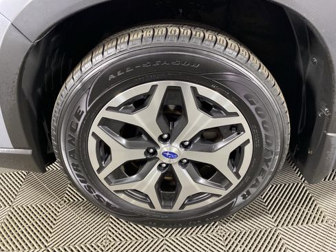 Used 2020 Subaru Forester Premium image 13