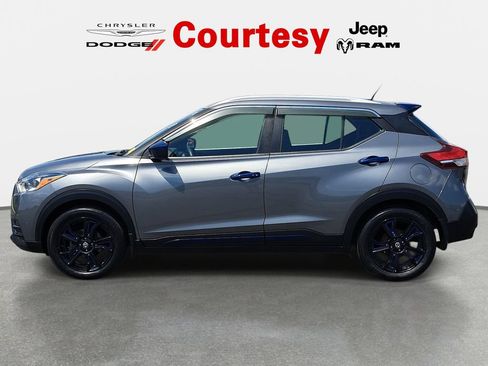Used 2019 Nissan Kicks SV FWD image 7
