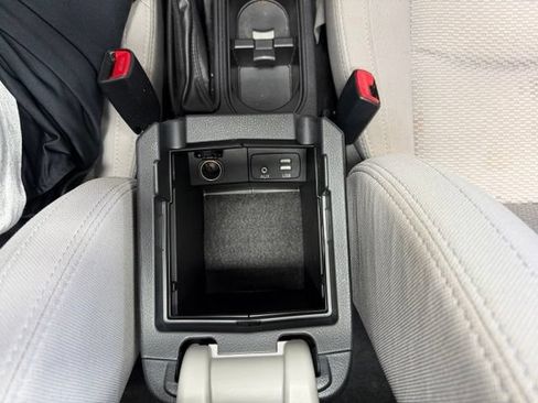 Used 2018 Subaru Forester 2.5i Premium w/ All-Weather Package AWD/4WD image 43