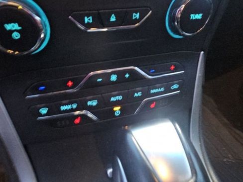 Used 2015 Ford Edge SEL w/ Equipment Group 201A image 9