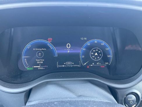 Used 2025 Toyota Sienna XSE FWD image 18