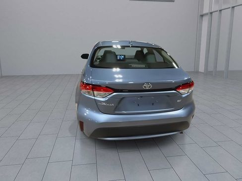 Used 2022 Toyota Corolla LE FWD image 7