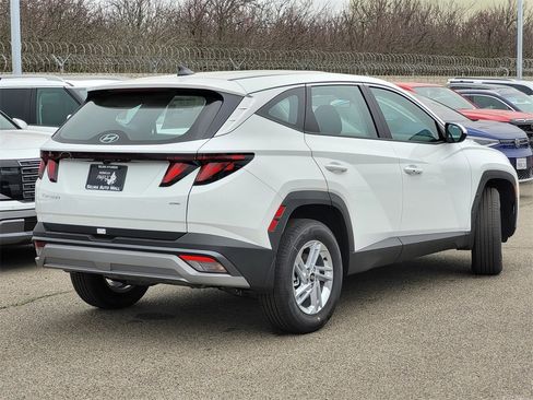New 2026 Hyundai Tucson SE image 4