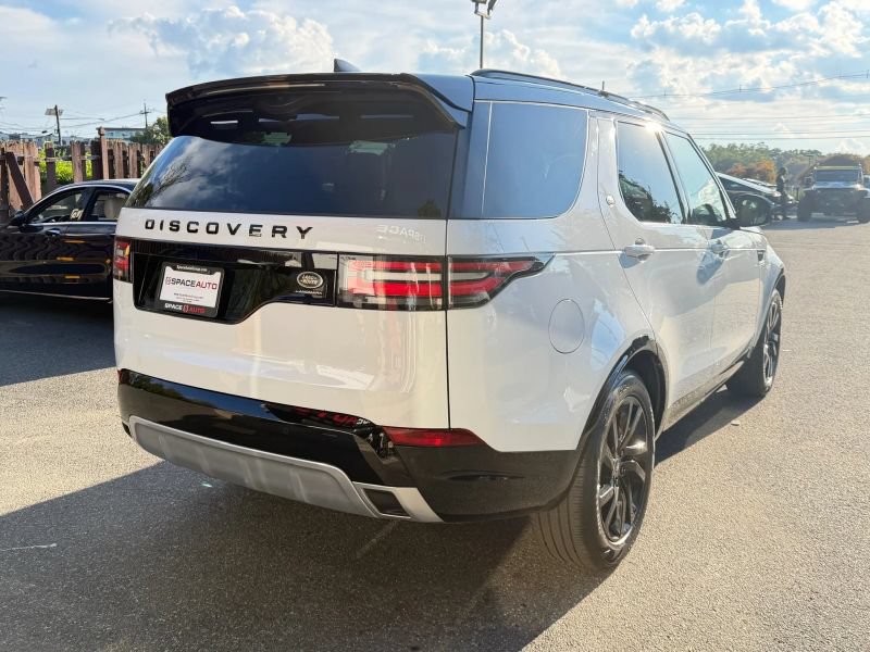 Used 2020 Land Rover Discovery Landmark AWD/4WD image 6