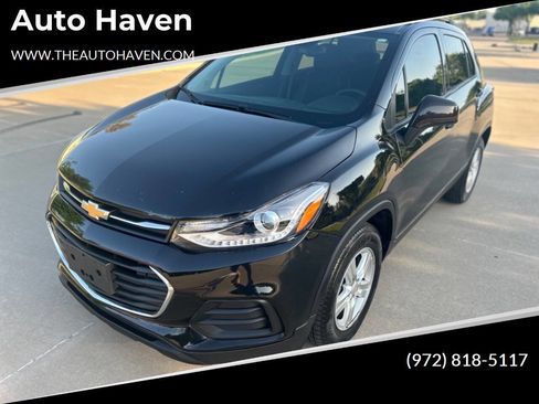 Used 2021 Chevrolet Trax LT w/ Driver Confidence Package image 1