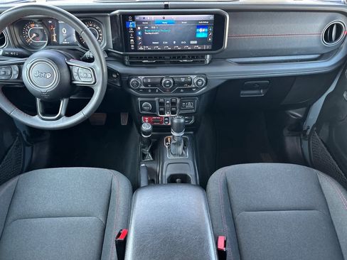 Used 2024 Jeep Wrangler Unlimited Rubicon AWD/4WD image 15