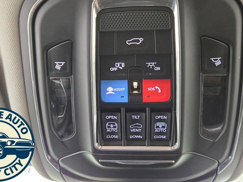 Used 2023 Jeep Grand Cherokee 30th Anniversary image 25