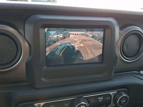 Used 2023 Jeep Wrangler Unlimited Sport image 18