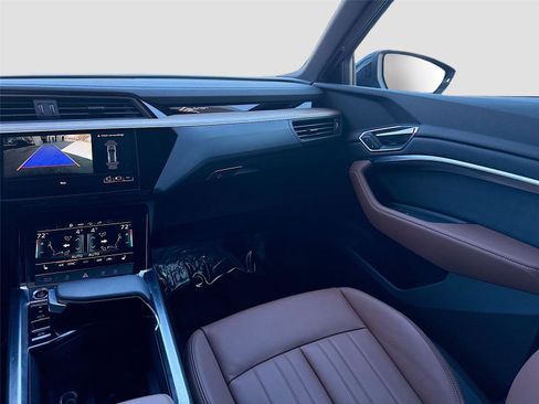 Certified 2024 Audi Q8 e-tron Premium image 24