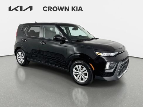 Certified 2022 Kia Soul LX FWD image 3