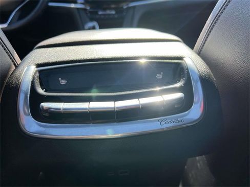 Used 2023 Cadillac XT6 Premium Luxury image 14