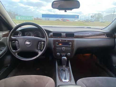 Used 2013 Chevrolet Impala LT FWD image 10