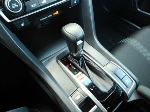 Used 2018 Honda Civic EX image 40