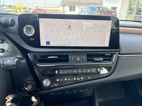 Used 2025 Lexus ES 350 Ultra Luxury FWD image 17