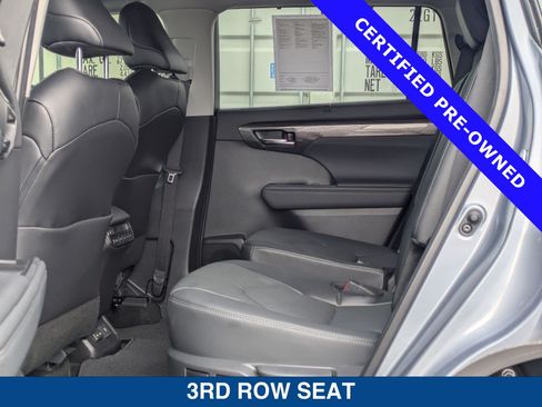 Used 2024 Toyota Highlander Platinum FWD image 16