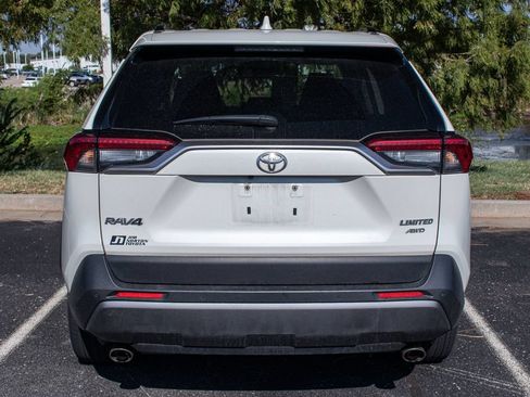Used 2020 Toyota RAV4 Limited AWD/4WD image 5