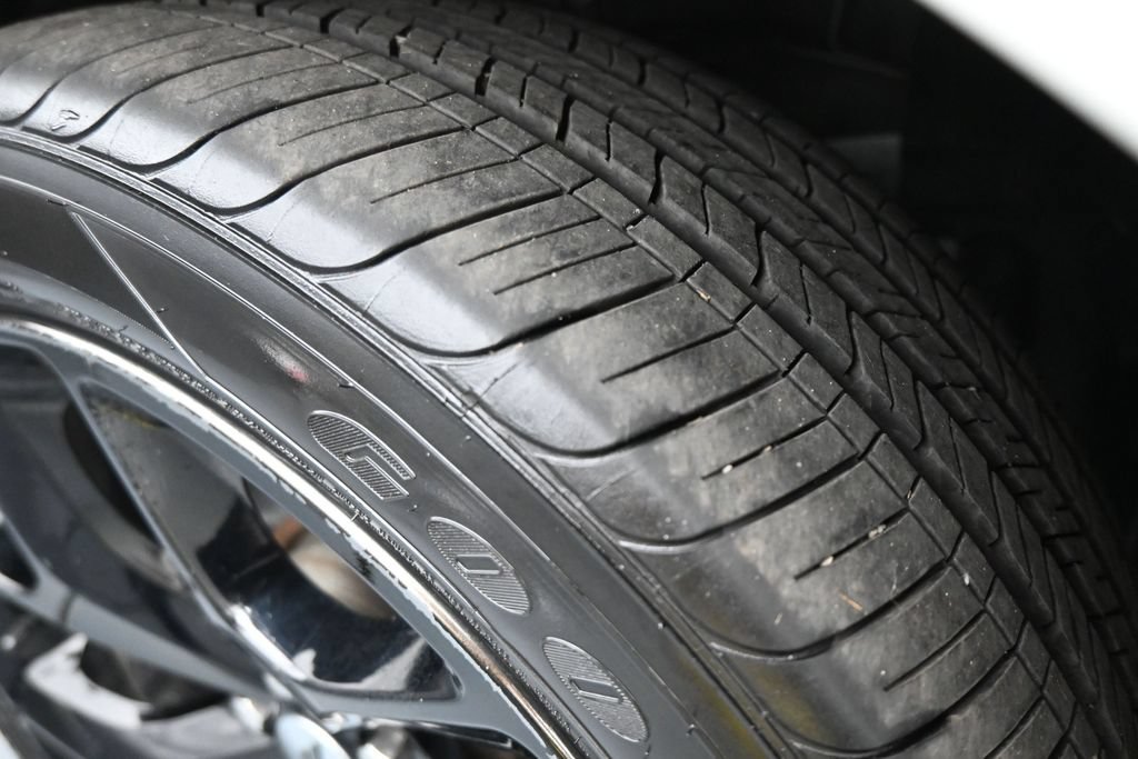 Used 2018 Dodge Challenger R/T RWD image 29
