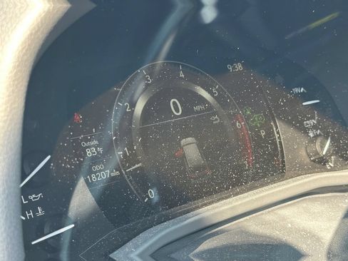 Used 2024 Lexus LX 600 4WD w/ Luxury Package image 19