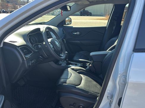 Used 2023 Jeep Cherokee Trailhawk w/ Sun & Sound Group image 9