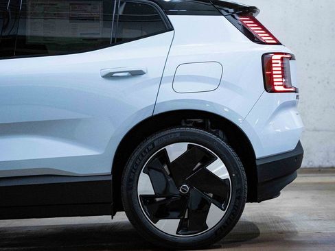 New 2026 Volvo EX30 Plus image 4