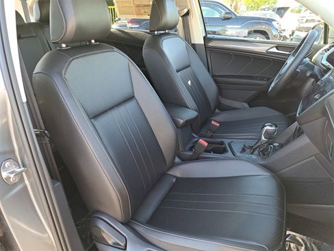 Certified 2023 Volkswagen Tiguan SE image 10
