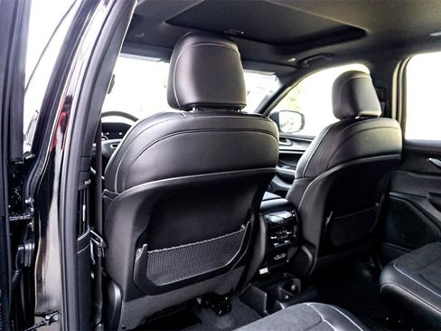 New 2025 Jeep Grand Cherokee L Altitude image 19