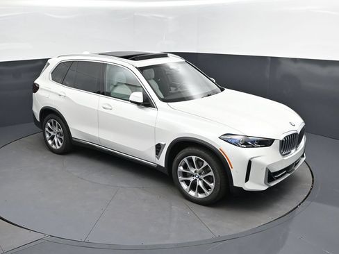 Certified 2026 BMW X5 xDrive40i w/ Climate Comfort Package AWD/4WD image 36