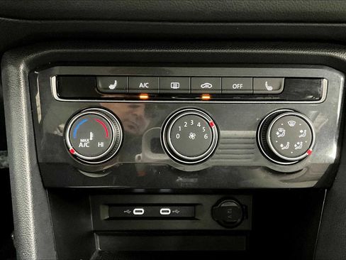 Used 2022 Volkswagen Tiguan S image 34