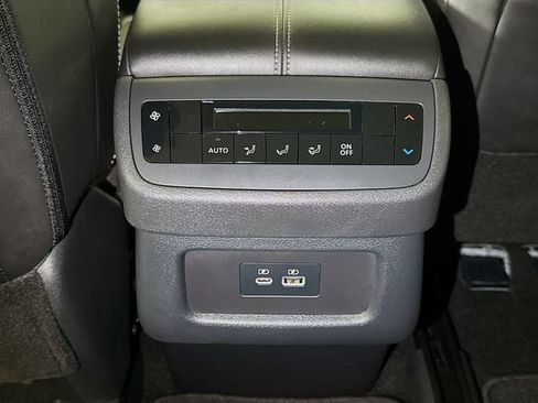 Used 2025 Nissan Pathfinder SL w/ Cargo Package image 23