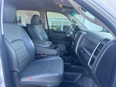 Used 2018 RAM 3500 Tradesman w/ Chrome Appearance Group AWD/4WD image 13