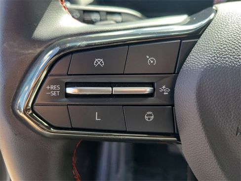 Used 2024 Chevrolet Traverse RS image 30