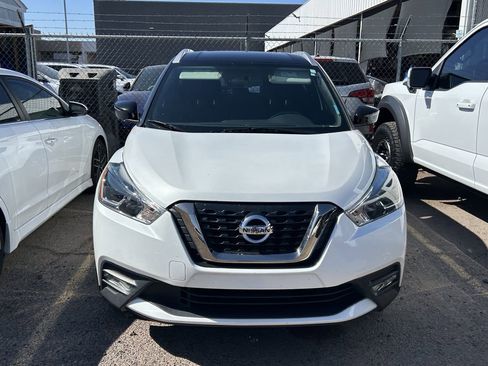 Used 2019 Nissan Kicks SR FWD image 3