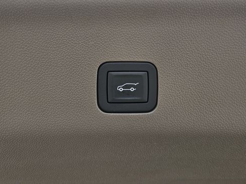 New 2026 GMC Yukon Denali w/ Sun & Power Step Package image 11