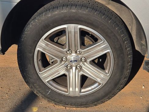Used 2018 Ford Expedition XLT w/ Equipment Group 202A AWD/4WD image 5