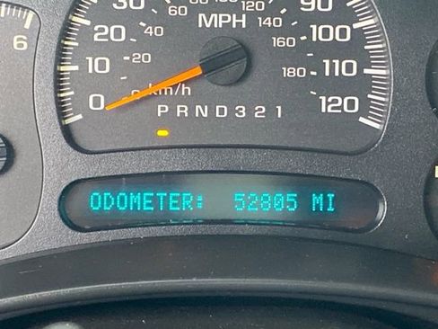 Used 2006 Chevrolet Silverado 2500 LS w/ Snow Plow Prep Package image 16