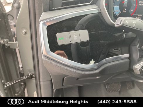 Certified 2025 Audi Q3 2.0T Premium image 14