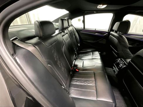 Used 2022 BMW M550i xDrive w/ Executive Package AWD/4WD image 16