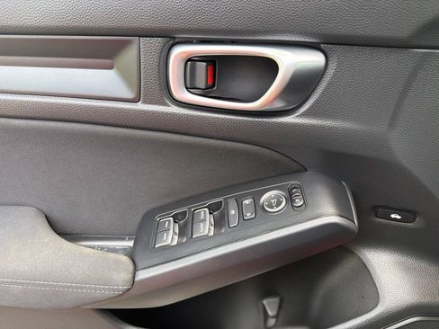 Used 2023 Honda Civic Sport image 18