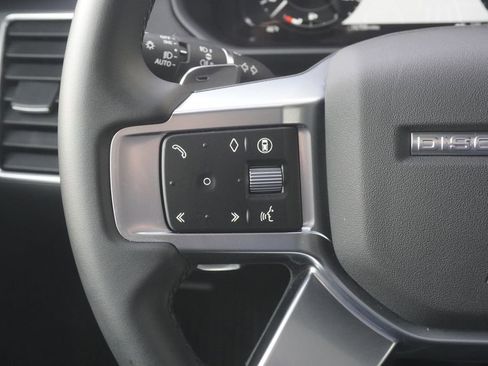 Used 2025 Land Rover Discovery S image 12