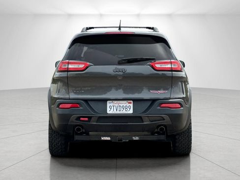 Used 2015 Jeep Cherokee Trailhawk AWD/4WD image 4