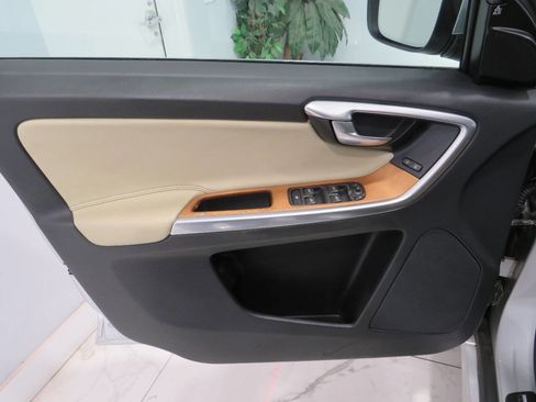 Used 2017 Volvo XC60 T5 Inscription w/ Advanced Package FWD image 24
