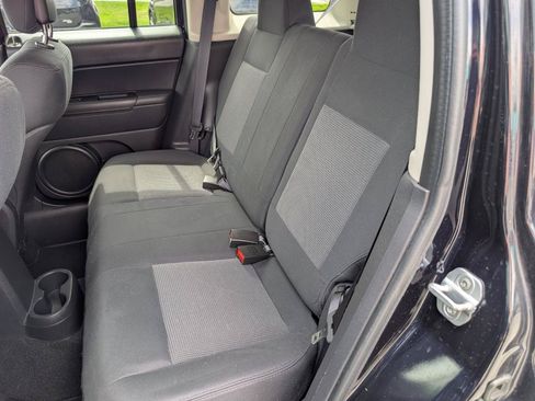 Used 2011 Jeep Patriot Latitude FWD image 25